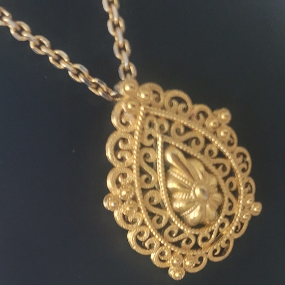 1970's Vintage Trifari necklace - Picture 3 of 6